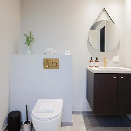 Elegant Private In The Heart Of Am Lägenhet *